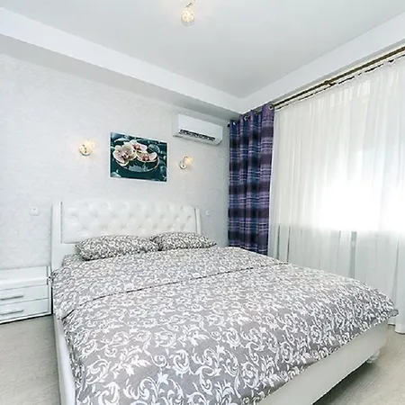 Apartment Baseina Khreschatyk Kyiv Exterior photo